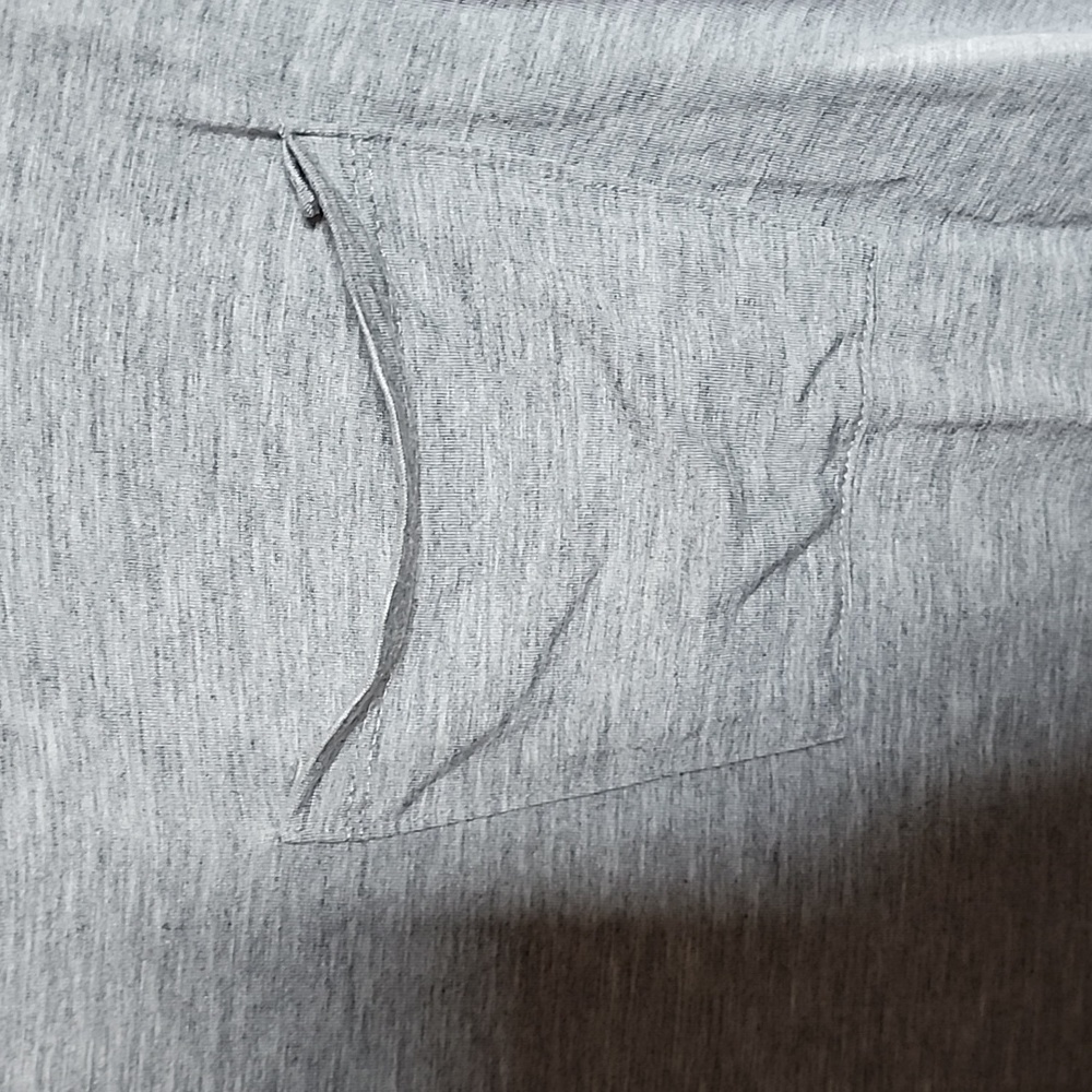 Gray shirt with pocket - Picture 2 of 3